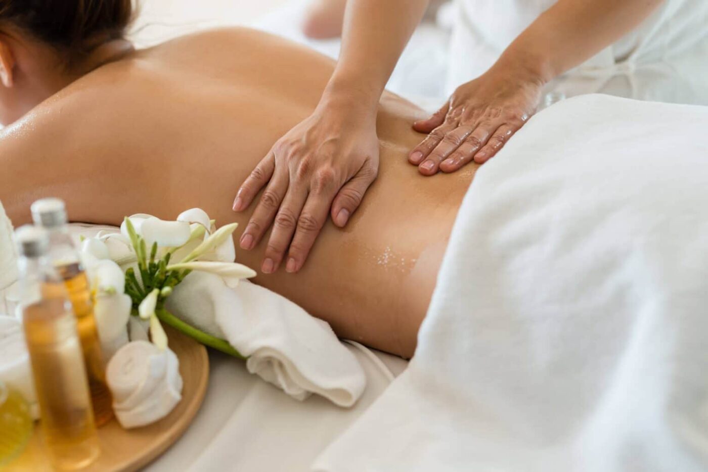 Massage relaxant du dos