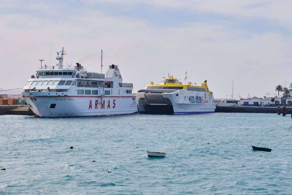 Ferry au port de Tenerife