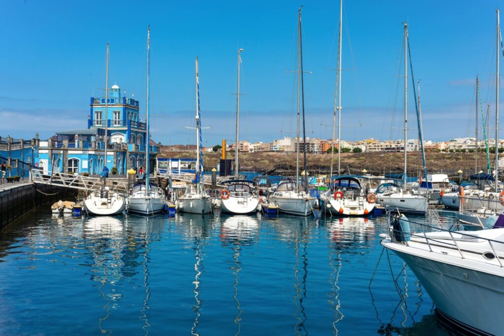 Las Galletas port